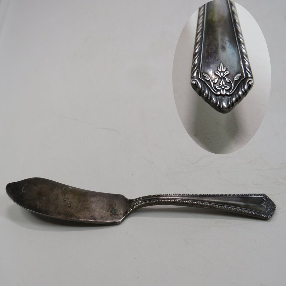 Grosvenor Butter Knife 1921 Oneida AA Silver Plated